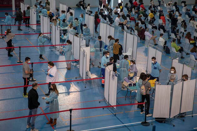 Education professionals receive the first dose of the AstraZeneca vaccine at the SADUS facilities in Los Bermejales. In Seville, (Andalusia, Spain), 25 February 2021. 25 FEBRUARY 2021 Maria JosÃ Lopez LagenciaEP 02 25 2021 Seville (Andalusia) Seville (Andalusia) Spain Copyright: xMariaxJosÃ xLopezx 3580537