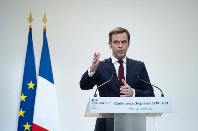 Coronavirus in Frankreich, Jean Castex und Olivier Veran Pressekonferenz in Paris Olivier Veran, ministre des solidarites et de la sante, lors de la conference de presse sur la situation de la pandemie de la Covid 19. NEWS : Conference de presse sur la situation de la pandemie de la Covid 19 - Paris - 25 02 2021 Pool Panoramic  REA_293724