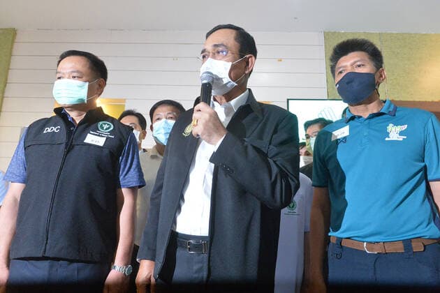(210228) -- BANGKOK, Feb. 28, 2021 -- Thai Prime Minister Prayut Chan-o-cha presides over the COVID-19 vaccination event in Bangkok, Thailand, Feb. 28, 2021. Thailand on Sunday started its COVID-19 vaccination roll-out, with the first shot, using China s Sinovac vaccine, going to Deputy Prime Minister and Public Health Minister Anutin Charnvirakul. ) THAILAND-COVID-19-VACCINATION-START RachenxSageamsak 