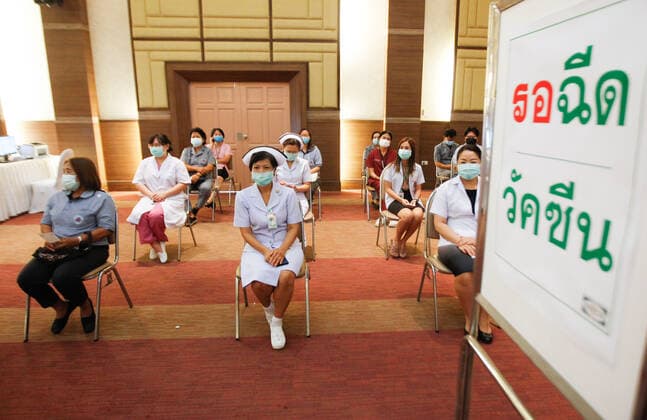 February 28, 2021, Bangkok, Thailand: Health workers waiting during the vaccination..Thailand carries out its first Covid-19 vaccine campaign using the China™s Sinovac vaccine administered to frontline health workers at the Bamrasnaradura Infectious Diseases Institute in Bangkok. Bangkok Thailand - ZUMAs197 20210228_zaa_s197_027 Copyright: xChaiwatxSubprasomx