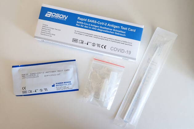Corona Schnelltest, SARS-CoV-2 Antigen Schnelltest Corona-Schnelltest am 28.02.2021 in Siegen Deutschland.