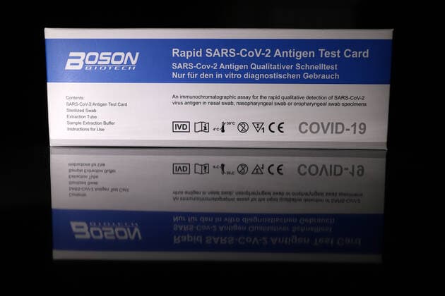 Corona Schnelltest, SARS-CoV-2 Antigen Schnelltest Corona-Schnelltest am 28.02.2021 in Siegen Deutschland.