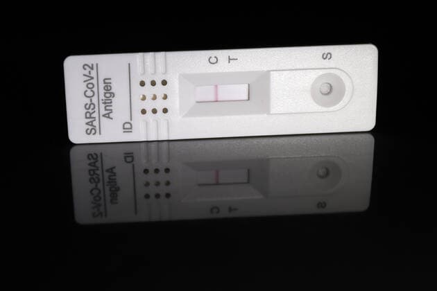 Corona Schnelltest, SARS-CoV-2 Antigen Schnelltest, Negativer Test Corona-Schnelltest am 28.02.2021 in Siegen Deutschland.