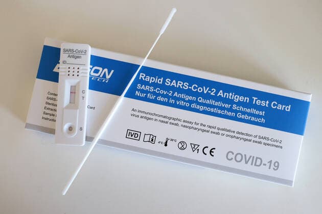 Corona Schnelltest, SARS-CoV-2 Antigen Schnelltest, Negativer Test Corona-Schnelltest am 28.02.2021 in Siegen Deutschland.