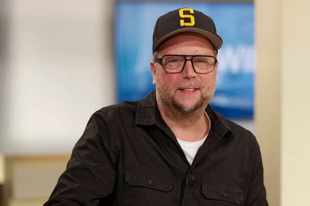 Bilder des Jahres 2021, Entertainment 02 Februar Entertainment Themen der Woche KW08 Entertainment Bilder des Tages Smudo 2021-02-28, Deutschland, Berlin - Smudo, Musiker und Rapper Die Fantastischen Vier, Mitentwickler der Luca-App zur Nachverfolgung von Infektionsketten, zu Gast bei Anne Will im Ersten Deutschen Fernsehen. Thema der Politik-Talkrunde in der ARD:Die große Ratlosigkeit - gibt es einen Weg aus dem Dauer-Lockdown? *** Smudo 2021 02 28, Germany, Berlin Smudo, musician and rapper Die Fantastischen Vier, co-developer of the Luca App for tracking chains of infection, as a guest on Anne Will in the First German Television topic of the politics talk round in the ARD The great perplexity there is a way out of the duration lockdown