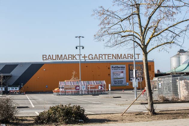 Bamberg, Deutschland 28. Februar 2021: Aussenansicht von Hornbach Baumarkt und Gartenmarkt, in Bamberg, mit Schriftzug und Logo vom Unternehmen. Bayern Copyright: xFotostandx xK.xSchmittx