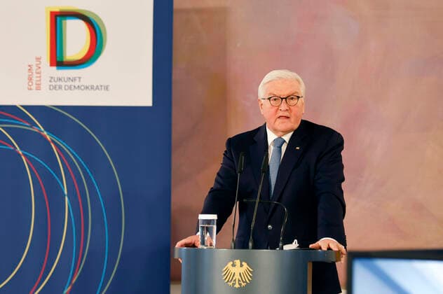 Bilder des Jahres 2021, News 03 März News Themen der Woche KW09 News Bilder des Tages Frank-Walter Steinmeier beim 11. Forum Bellevue: Demokratie und digitale Öffentlichkeit - Eine transatlantische Herausforderung im Schloss Bellevue. Berlin, 01.03.2021 *** Frank Walter Steinmeier at the 11 Forum Bellevue Democracy and the Digital Public Sphere A Transatlantic Challenge at Bellevue Palace Berlin, 01 03 2021 Foto:xJ.xMWx xFuturexImage