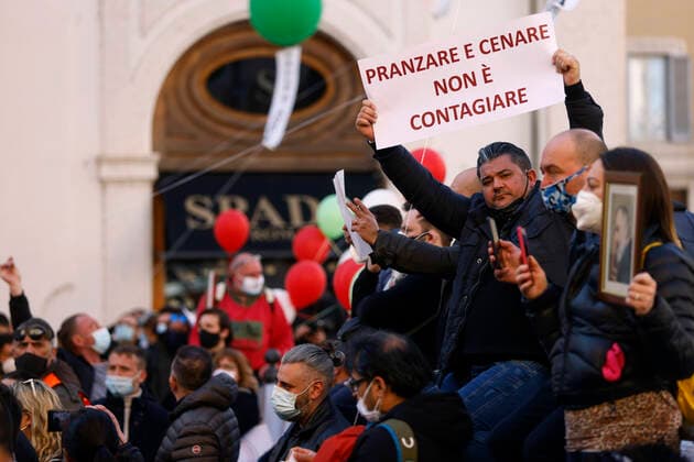 Rome, February 26, 2021. Piazza Montecitorio. Demonstration by restaurateurs to protest against the restrictions imposed by the Government to deal with the Coronavirus pandemic Editorial Usage Only  Copyright: xVincenzoxLivierix xIPAx