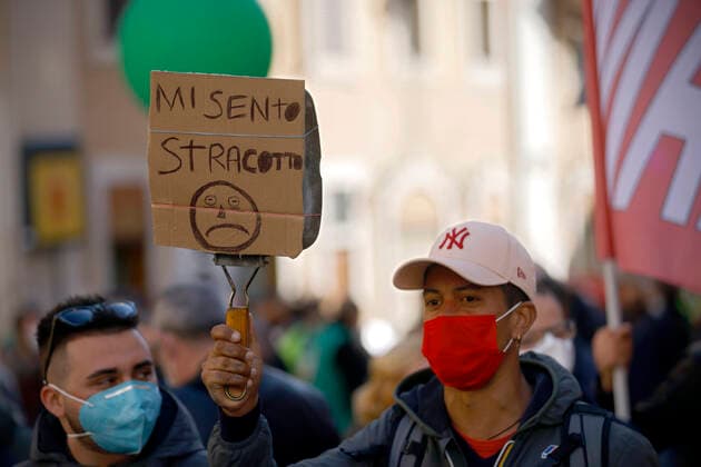 Rome, February 26, 2021. Piazza Montecitorio. Demonstration by restaurateurs to protest against the restrictions imposed by the Government to deal with the Coronavirus pandemic Editorial Usage Only  Copyright: xVincenzoxLivierix xIPAx