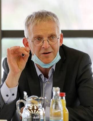 PK IHK Erfurt 01.03.2021 , Erfurt, IHK Erfurt, Pressekonferenz, Branchenvertreter diskutieren Öffnungsperspektiven für sicheren Neustart im Bild: Steffen Schulze (Abteilungsleiter Unternehmensförderung IHK)