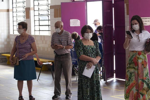 Vaccination of elderly people over 80 years old in Sao Paulo. Vaccination of elderly people over 80 years old in Sao Paulo. March 1, 2021, Sao Paulo, Brazil: Vaccination against Covid-19 of elderly people aged over 80 at UBS HUMAITA (Basic Health Unit) in Bela Vista, Sao Paulo, which uses the EMEF CELSO LEITE RIBEIRO FILHO school next to the unit as a vaccination site in Sao Paulo. Vaccination of elderly people over 80 years old in Sao Paulo.  Copyright: xLecoxVianax