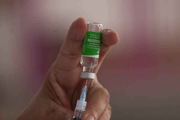 Vaccination of elderly people over 80 years old in Sao Paulo. Vaccination of elderly people over 80 years old in Sao Paulo. March 1, 2021, Sao Paulo, Brazil: Vaccination against Covid-19 of elderly people aged over 80 at UBS HUMAITA (Basic Health Unit) in Bela Vista, Sao Paulo, which uses the EMEF CELSO LEITE RIBEIRO FILHO school next to the unit as a vaccination site in Sao Paulo. Vaccination of elderly people over 80 years old in Sao Paulo.  Copyright: xLecoxVianax