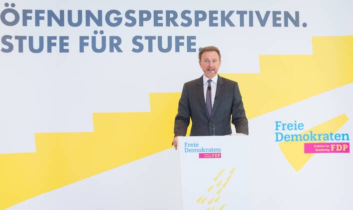 News Bilder des Tages Berlin, Christian Lindner gibt Pressekonferenz im Bundestag Christian Lindner (Bundesvorsitzender FDP) während der Pressekonferenz der Fdp Fraktion im Deutschen Bundestag am 02.03.2021. Berlin Bundestag Berlin Deutschland