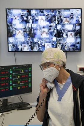 News Bilder des Tages Modena. The Anesthesia, Intensive Care and Intensive Care Department of the Sant Agostino Hospital. In the photo a nurse in the control room Editorial Usage Only  Copyright: xROBERTOxBRANCOLINIx xIPAx