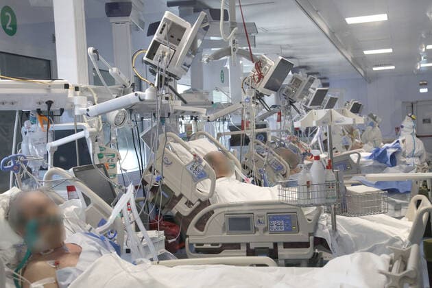 Modena. Covid patients admitted to the Anesthesia, Resuscitation and Intensive Care Department of the Sant Agostino Hospital Editorial Usage Only  Copyright: xROBERTOxBRANCOLINIx xIPAx