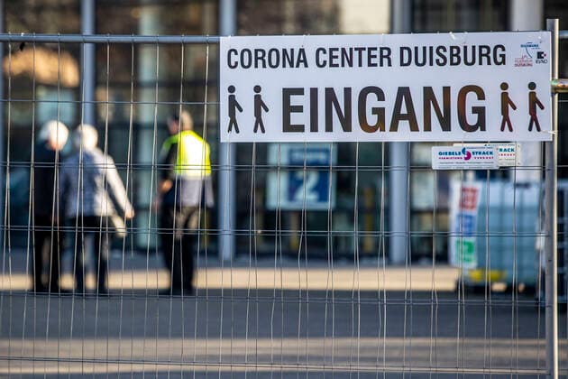 02.03.2021 , DU Duisburg , Corona Center Duisburg im TAM Theater am Marientor an der Plessingstraße , Testcentrum und Impfzentrum der Stadt Duisburg.