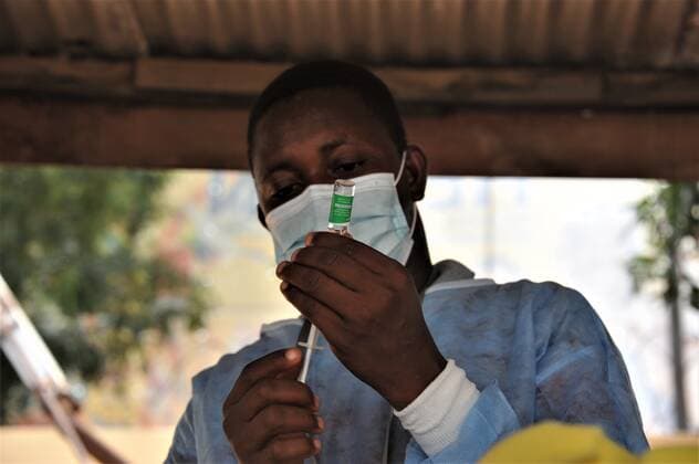 (210302) -- ACCRA, March 2, 2021 -- A nurse prepares to administer the COVID-19 vaccine at a hospital in Accra, Ghana, on March 2, 2021. The government of Ghana Tuesday rolled out a program to commence the mass vaccination of people living in some 43 epicenter-districts in the Greater Accra, Ashanti and Central regions against the COVID-19 pandemic. (Photo by Xinhua) GHANA-ACCRA-COVID-19-MASS VACCINATION Seth 