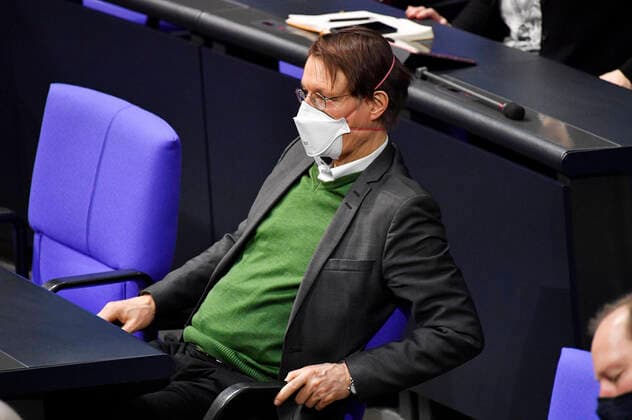 Karl Lauterbach in der 215. Sitzung des Deutschen Bundestages im Reichstagsgebäude. Berlin, 04.03.2021