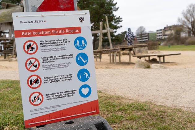 News Bilder des Tages Szene aus Lübeck-Travemünde während des Corona-Lockdowns im März 2021;Szene aus Lübeck-Travemünde während des Corona-Lockdowns im März 2021, Lübeck Schleswig-Holstein Deutschland Travemünde