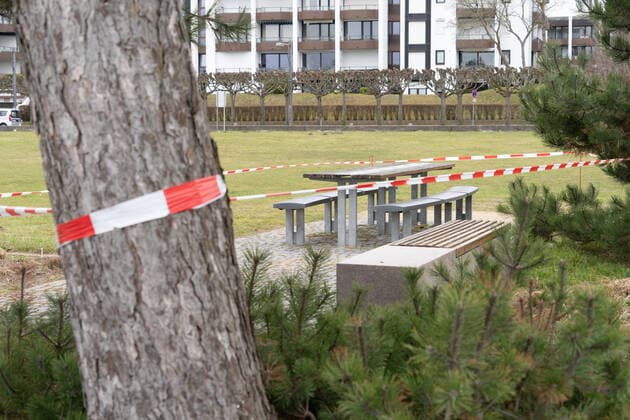 Szene aus Lübeck-Travemünde während des Corona-Lockdowns im März 2021;Szene aus Lübeck-Travemünde während des Corona-Lockdowns im März 2021, Lübeck Schleswig-Holstein Deutschland Travemünde