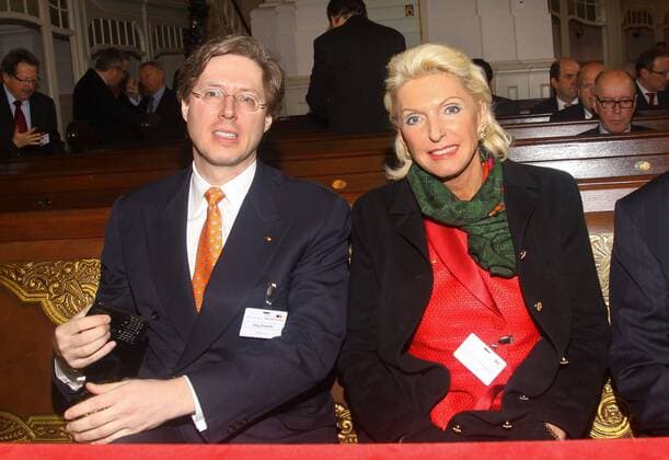 Georg Schaeffler und Maria-Elisabeth Schaeffler (Gesellschafterin, Schaeffler Gruppe) Deutsches Wirtschaftsforum von der Zeit in der St.Michaelis Kirche Hamburg, 10.12.2010 *** Georg Schaeffler and Maria Elisabeth Schaeffler Shareholder, Schaeffler Group German Economic Forum of the Time in St Michaelis Church Hamburg, 10 12 2010 Copyright: xEventpressxrhx