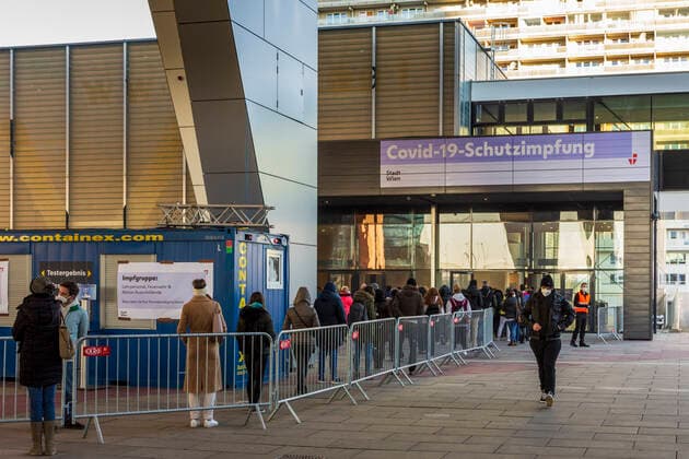 people line up for vaccination against COVID-19 at Austria Center Vienna Wien, Vienna Wien Austria 22. Donaustadt