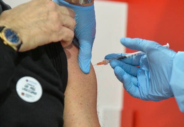 Inauguration of the new anti Covid vaccine center - 19 at Termini station in the photo vaccination with the AstraZeneca vaccine of health personnel Editorial Usage Only  Copyright: xSTEFANOxCAROFEIx xIPAx