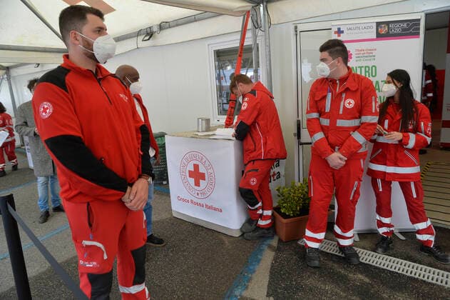 Inauguration of the new anti Covid vaccine center - 19 at Termini station in the photo vaccination with the AstraZeneca vaccine of health personnel Editorial Usage Only  Copyright: xSTEFANOxCAROFEIx xIPAx
