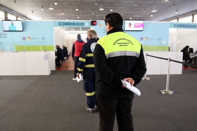 PALERMO CORONAVIRUS EMERGENCY IN THE PHOTO VACCINATIONS OF CIVIL PROTECTION VOLUNTEERS STARTED AT THE FAIR Editorial Usage Only  Copyright: xAlbertoxLoxBiancox xIPAx