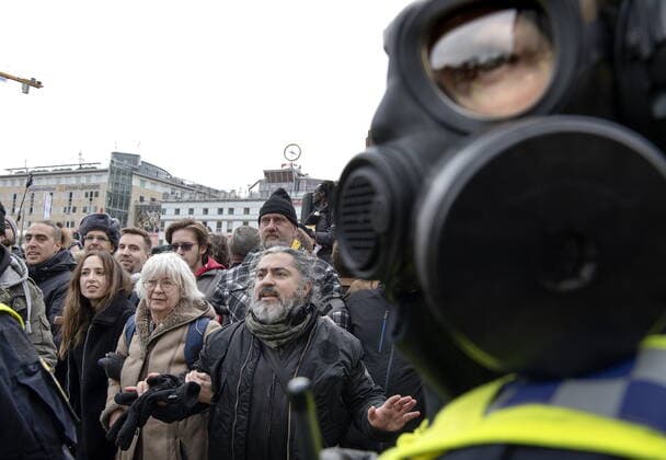 Hundreds of people had gathered in central Stockholm to protest against the coronavirus restrictions set by the Swedish government Saturday 6 March 2020 Six police officers we  Copyright: xIVARSSONxJERKER Aftonbladetx Anti-covid freedom march Stockholm