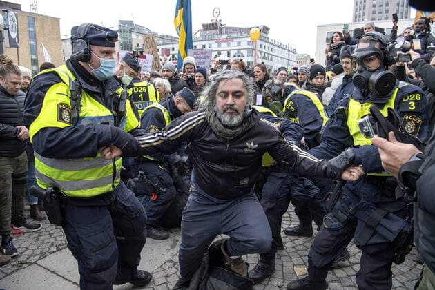 Hundreds of people had gathered in central Stockholm to protest against the coronavirus restrictions set by the Swedish government Saturday 6 March 2020 Six police officers we  Copyright: xIVARSSONxJERKER Aftonbladetx Anti-covid freedom march Stockholm