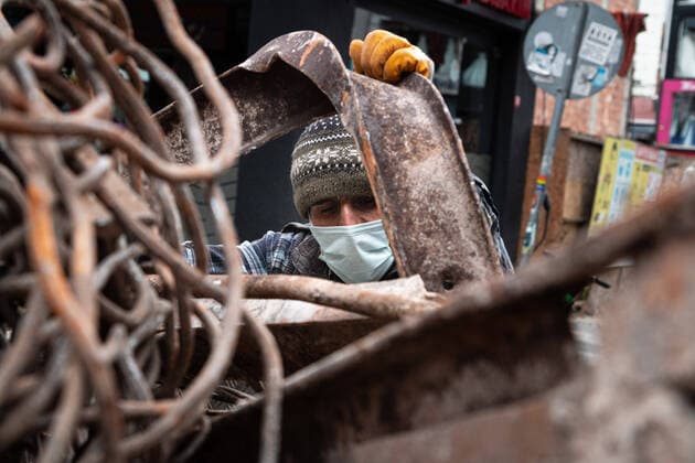 March 7, 2021, Istanbul, Turkey: A worker seen wearing a face mask as preventive measure, against Covid19 during the curfew..Curfew is enforced full day on sundays in Istanbul following Turkey President, Recep Tayyip Erdo?an s statement on coronavirus Istanbul Turkey - ZUMAs197 20210307_zaa_s197_205 Copyright: xTunahanxTurhanx