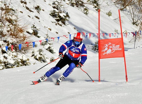 Bilder des Jahres 2021, Entertainment 03 März Entertainment Themen der Woche KW10 Entertainment Bilder des Tages Poland s president Andrzej Duda skis during a charitable marathon Poland s president Andrzej Duda skis during the charitable 12-hour skiing marathon to raise money for rehabilitation of children and youth on March 7, 2021 in Zakopane, Poland. 
