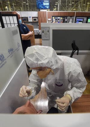 Compulsory testing of employees for COVID-19 started in big companies with over 250 employees. Pictured testing point in Hyundai plant in Nosovice, Czech Republic, March 8, 2021. (CTKxPhoto JaroslavxOzana) CTKPhotoP202103080649001  JAO 01