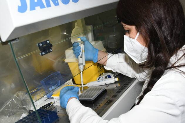 Varese, Italy ASST Sette Laghi Research procedure in the microbiology laboratory led by Prof. Fabrizio Maggi and his team during the reconstruction of the new virus genome with the sequencing of the entire instrumental of the entire spike protein, the part of Sars CoV- 2 In the photo: moments of the virus analysis and identification process  Copyright: xNickxZonnax xIPAx xNickxZonnax