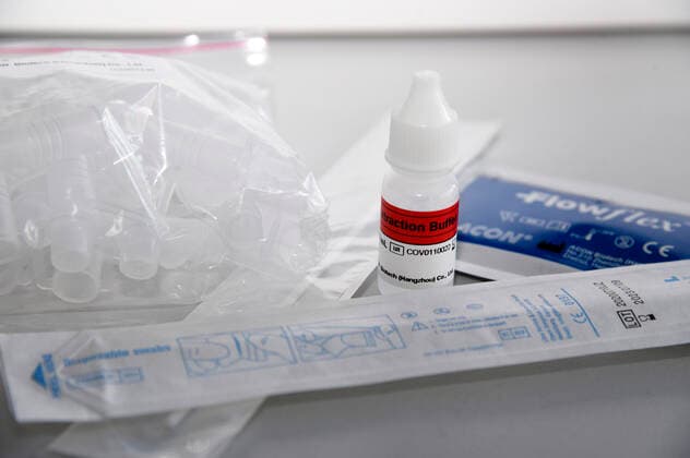 Vorstellung des Acon Biotech Flowflex SARS-CoV-2-Antigen Schnelltests, der über die Baumgartner & Rath GmbH Hightech Unternehmen vertrieben wird. (Symbolbild, Themenbild) München, 08.03.2021