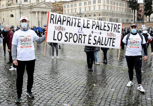 Coronavirus in Italien, Protest von Angestellten im Sport-Sektor in Rom Foto IPP Fabio Cimaglia Roma 09 03 2021 emergenza coronavirus - covid 19 nella foto la manifestazione di protesta dei lavoratori del settore sport Roma 09 03 2021 - Manifestazione