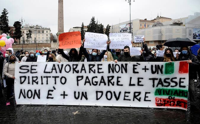 Coronavirus in Italien, Protest von Angestellten im Sport-Sektor in Rom Foto IPP Fabio Cimaglia Roma 09 03 2021 emergenza coronavirus - covid 19 nella foto la manifestazione di protesta dei lavoratori del settore sport Roma 09 03 2021 - Manifestazione