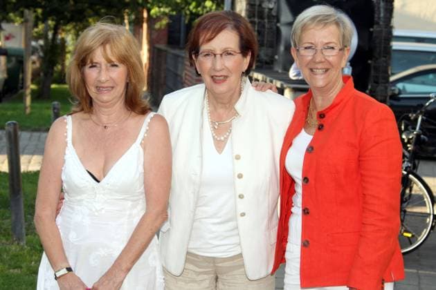 Lanz Sendung 1 (Ausstrahlung am Dienstag, den 12. Juli), Hamburg, 28.06.2011, Heide Simonis (ehemalige Ministerpraesidentin von Schleswig- Holstein), Dodo Steinhardt (Schwester von heide Simonis), Barbara Steinhardt-Boettcher (Schwester von Heide Simonis) *** Lanz broadcast 1 broadcast on Tuesday, 12 July , Hamburg, 28 06 2011, Heide Simonis former Minister President of Schleswig Holstein , Dodo Steinhardt sister of heide Simonis , Barbara Steinhardt Boettcher sister of Heide Simonis Copyright: xeventpress mpx