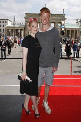 Enie van de Meiklokjes mit Freund Soeren Haxholm Show MARCEL OSTERTAG - Mercedes-Benz Fashion Week Berlin Spring Summer 2012 in Berlin. Am Brandenburger Tor. Copyright: xEventpressxRadkex