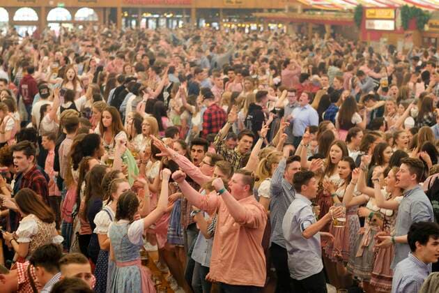 Frühlingsfest Stuttgart Aufgrund der Pandemie wird das Stuttgarter Frühlingsfest wohl abgesagt oder nur in einer abgespeckten Version stattfinden. Stuttgart Bad Cannstatt Baden-Württemberg Germany Copyright: xLeifxPiechowskix