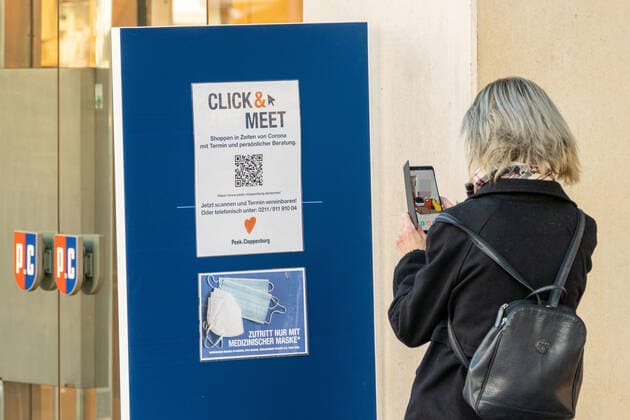 09.03.2021,Berlin,Deutschland,GER,eine Filiale von Peek & Cloppenburg an der Tauentzienstraße.Seit heute ist trotz Corona-Lockdown Shopping per Click and Meet möglich.