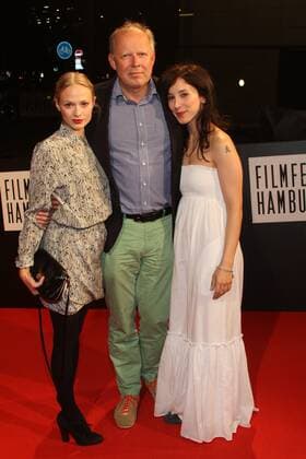 Filmfest Hamburg, 01.10.2011, Tatort: Borowski und der coole Hund , Sibel Kekilli & Mavie Hoerbiger mit Axel Milberg *** Filmfest Hamburg, 01 10 2011, Tatort Borowski and the cool dog , Sibel Kekilli Mavie Hoerbiger with Axel Milberg Copyright: xeventpress mpx