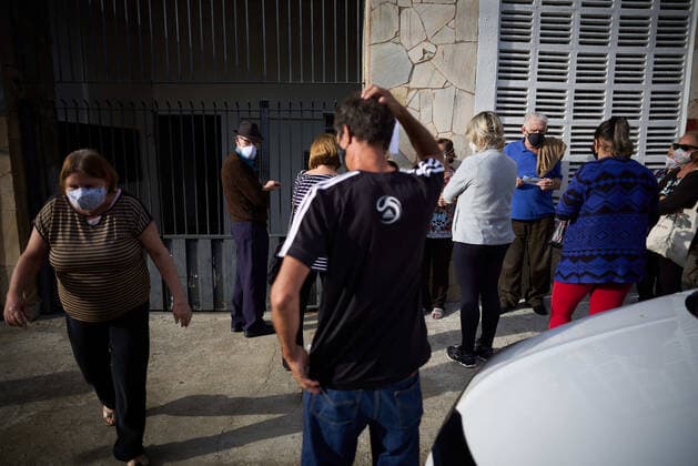 March 10, 2021, Franca, Sao Paulo, Brazil: Elderly between 85 and 89 years old line up to receive the second dose of the vaccine against covid-19 in Franca, Sao Paulo, Brazil, on March 10, 2021. Franca Brazil - ZUMAv129 20210310_znp_v129_002 Copyright: xIgorxDoxValex