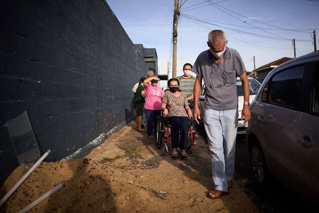March 10, 2021, Franca, Sao Paulo, Brazil: Elderly between 85 and 89 years old line up to receive the second dose of the vaccine against covid-19 in Franca, Sao Paulo, Brazil, on March 10, 2021. Franca Brazil - ZUMAv129 20210310_znp_v129_009 Copyright: xIgorxDoxValex