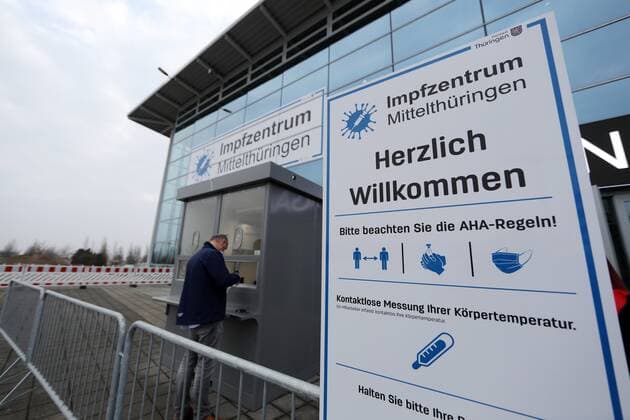 Erfurt - Eröffnung Impfzentrum 10.03.2021 , Erfurt, Messehalle, Impfzentrum Mittelthüringen, Eröffnung des Impfzentrums im Bild: Eingangsbereich des Impfzentrums
