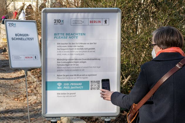 10.03.2021,Berlin,Deutschland,GER,Test Zentrum Bürger-Schnelltest in der Kurt-Weiß-Sporthalle in der Franzensbader Straße 16 Ortsteil Grunewald Bezirk Wilmersdorf.