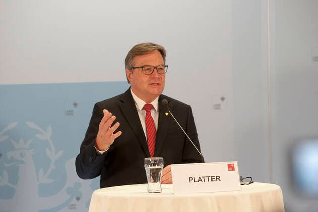 AUT, 2021-03-11; FEATURE COVID GESUNDHEIT - GROSSANGELEGTE IMPFAKTION MIT BIONTECH-PFIZER IM BEZIRK SCHWAZ: ;