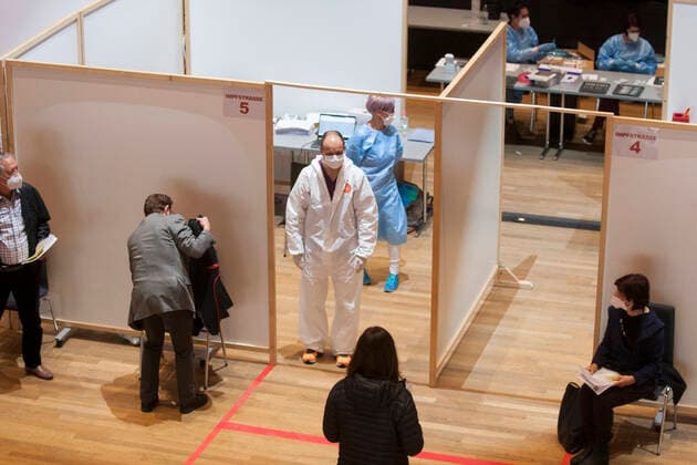 AUT, 2021-03-11; FEATURE COVID GESUNDHEIT - GROSSANGELEGTE IMPFAKTION MIT BIONTECH-PFIZER IM BEZIRK SCHWAZ: ;