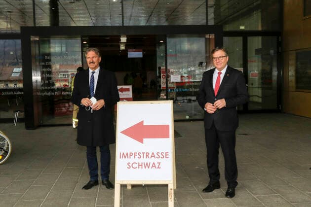 AUT, 2021-03-11; FEATURE COVID GESUNDHEIT - GROSSANGELEGTE IMPFAKTION MIT BIONTECH-PFIZER IM BEZIRK SCHWAZ: ;